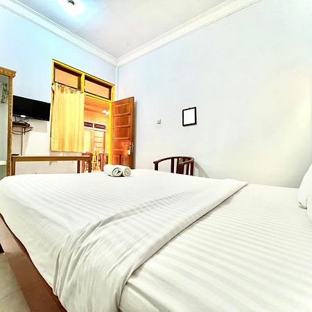 Wisma Mutiara Padang  Bagian luar foto