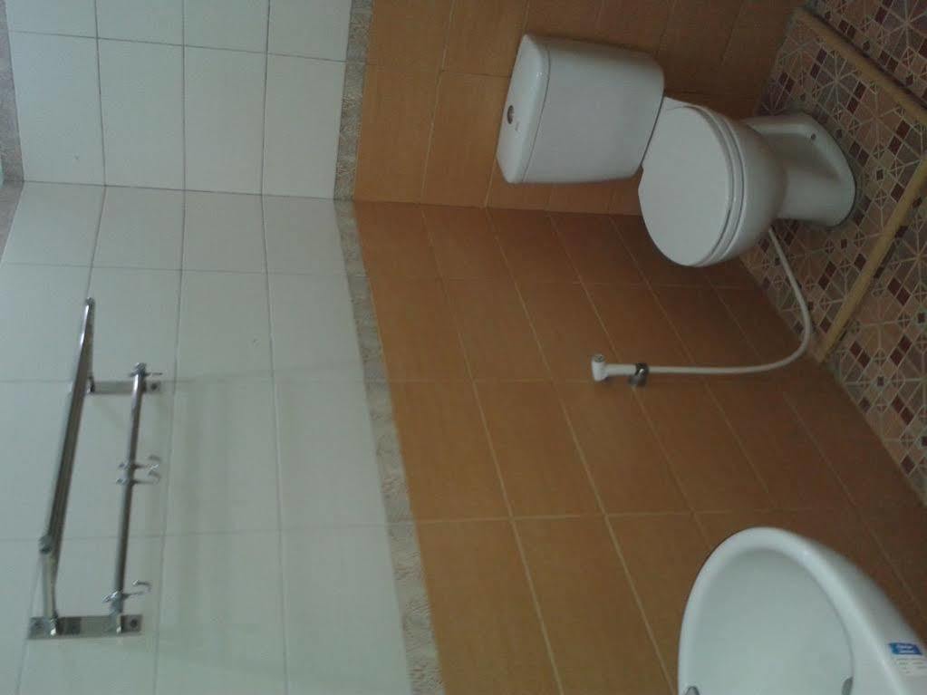 Wisma Mutiara Padang  Bagian luar foto