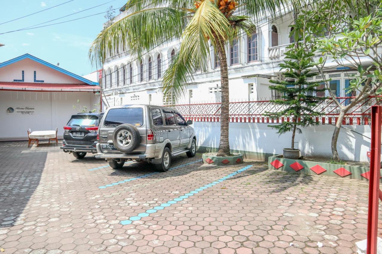 Wisma Mutiara Padang  Bagian luar foto